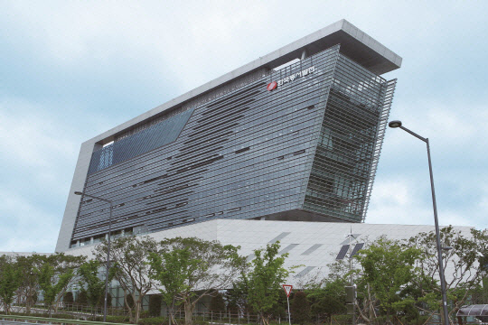 한국동서발전 울산 본사 사옥 모습.
